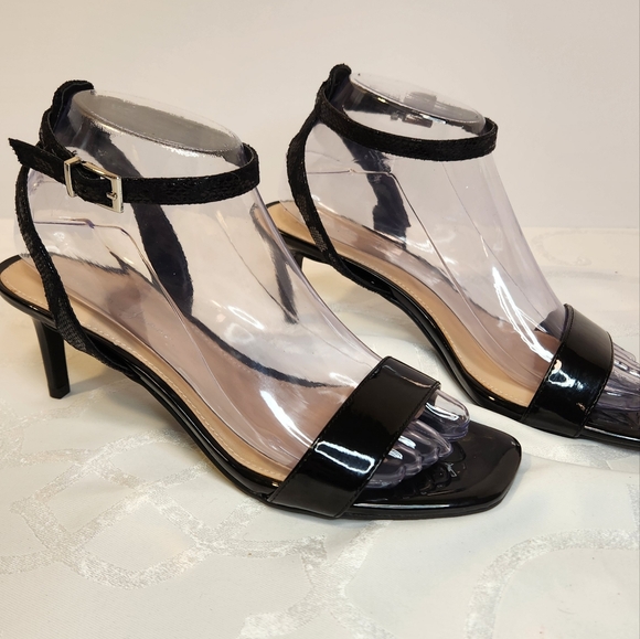 Amelia Grace Shoes - Amelia Grace Black Crocodile Embossed Strap Square Toe 2.5" Heeled Sandal Size 8